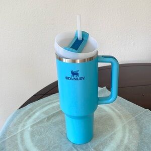 THE QUENCHER H2.0 FLOWSTATE™ TUMBLER | 40 OZ POOL COLOR